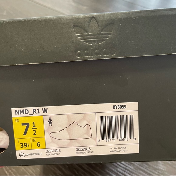 Adidas NMD R1 in Vapour Pink - Picture 5 of 5